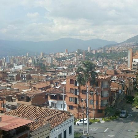 Habitación cerca al centro Medellín Exterior foto