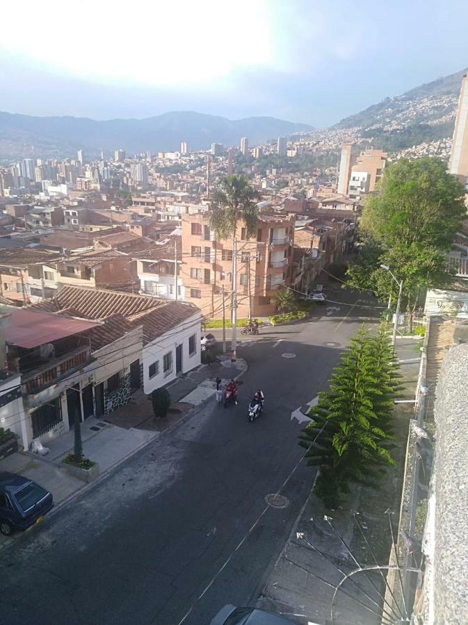 Habitación cerca al centro Medellín Exterior foto